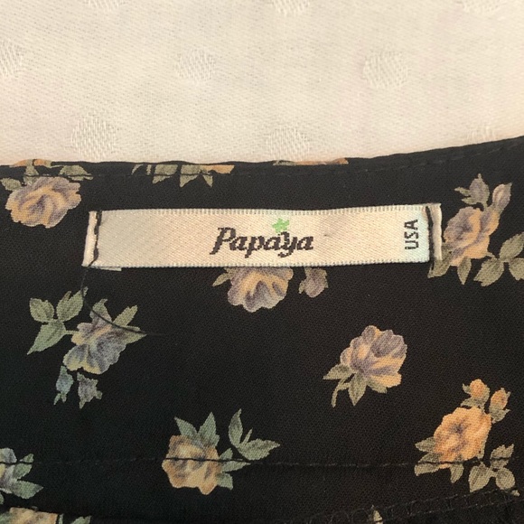 Papaya Flirty Floral Flowy Shorts - Picture 3 of 7